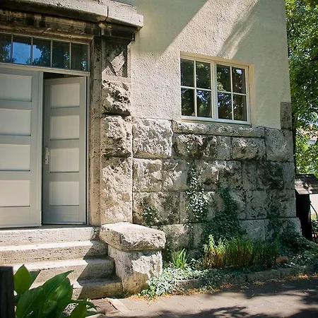 Am Kunstturm Apartment *