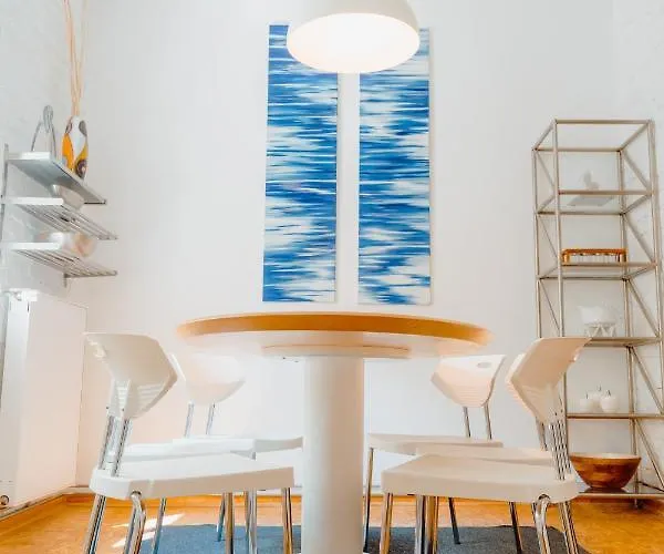 Am Kunstturm Apartment *