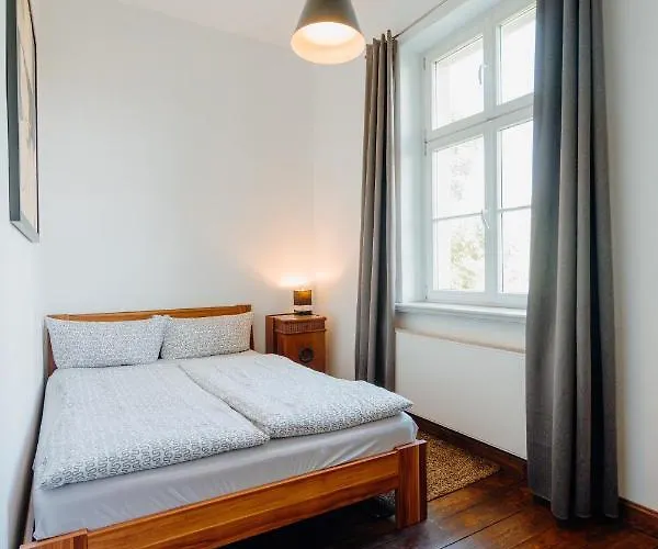 페리엔보눙 암 쿤스트투름